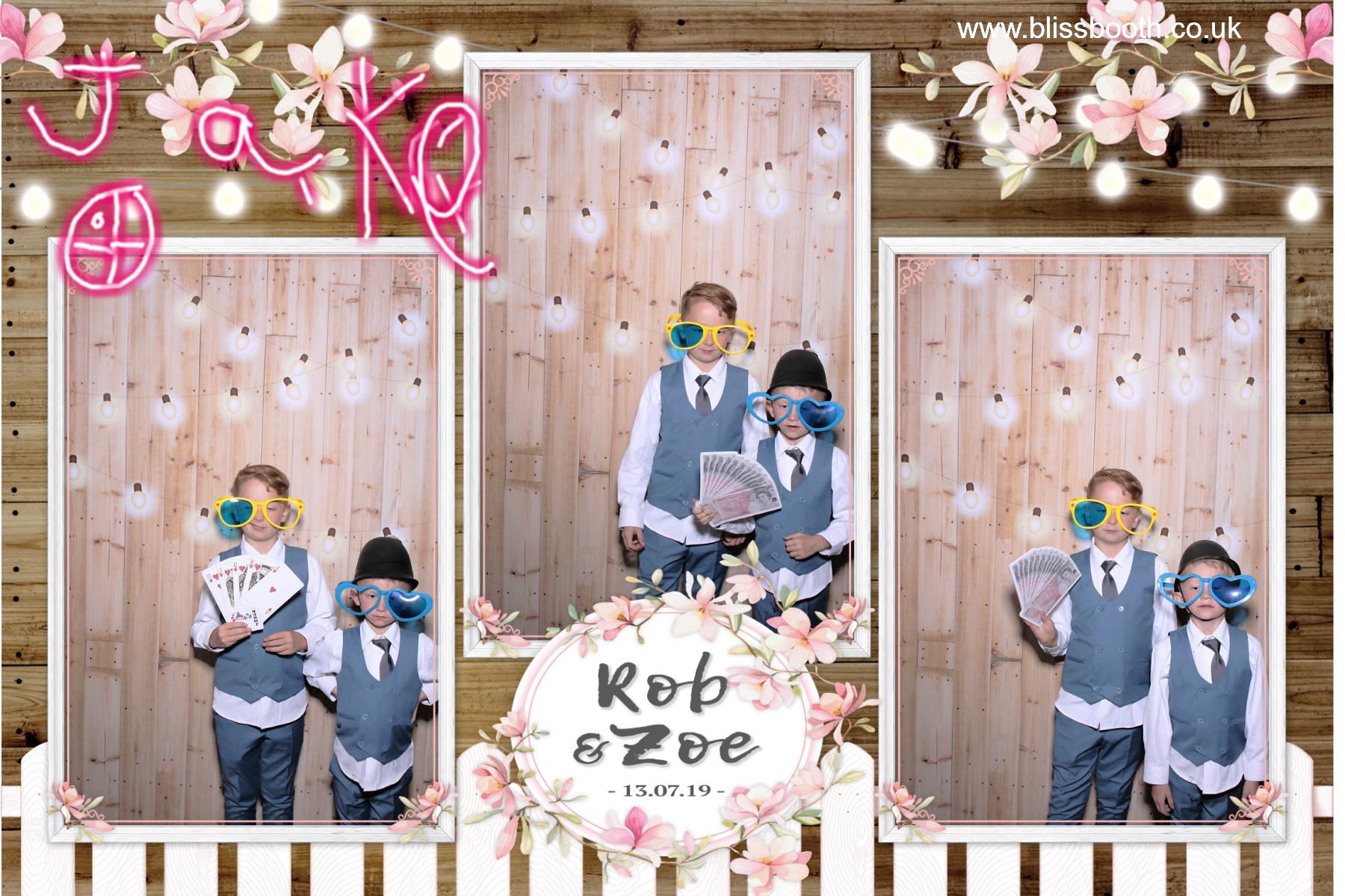 Rob and Zoe | View more photos from the event at gallery.blissbooth.co.uk/u/BlissBooth/Rob-and-Zoe